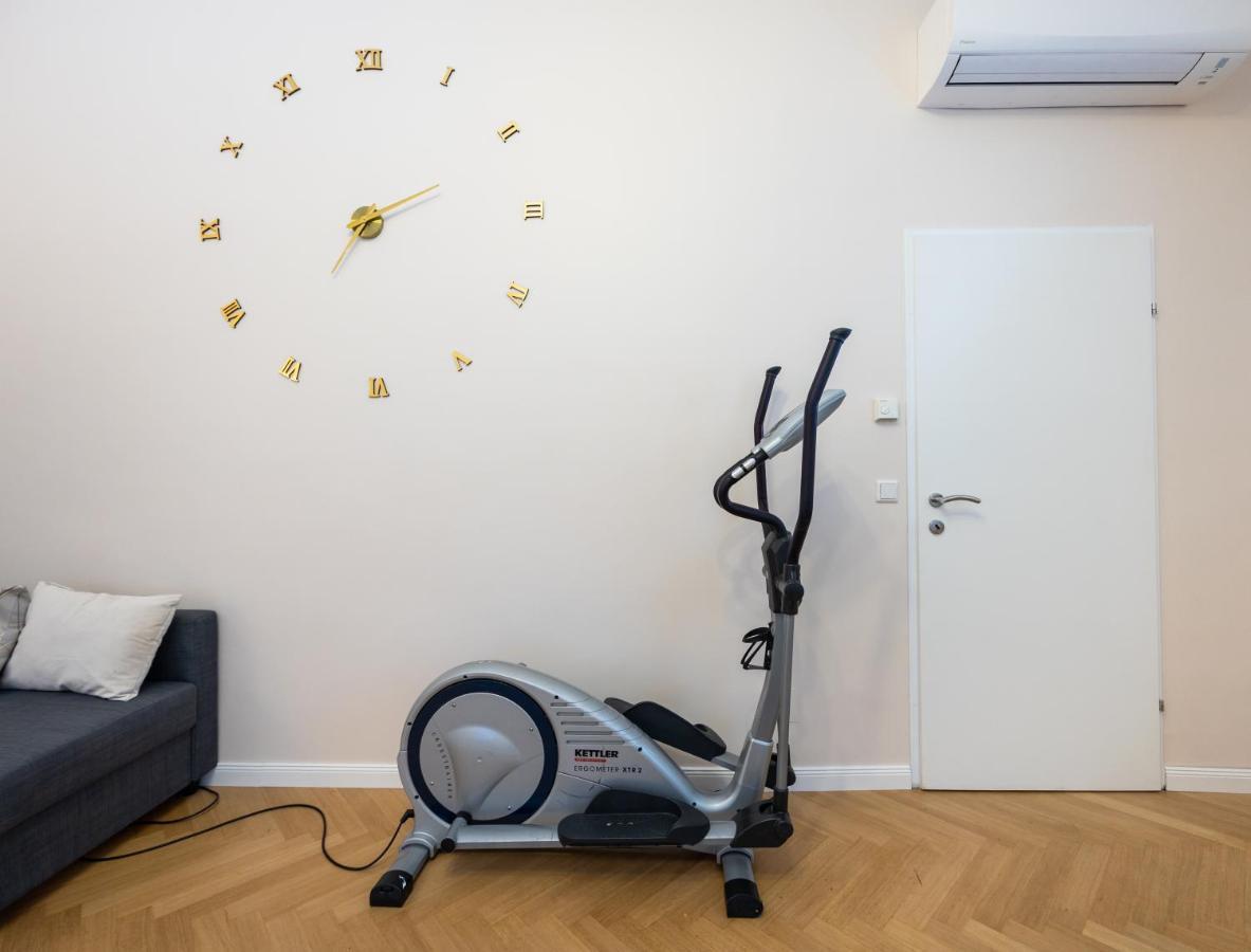 Charming Apartment Near Prater Wina Bagian luar foto