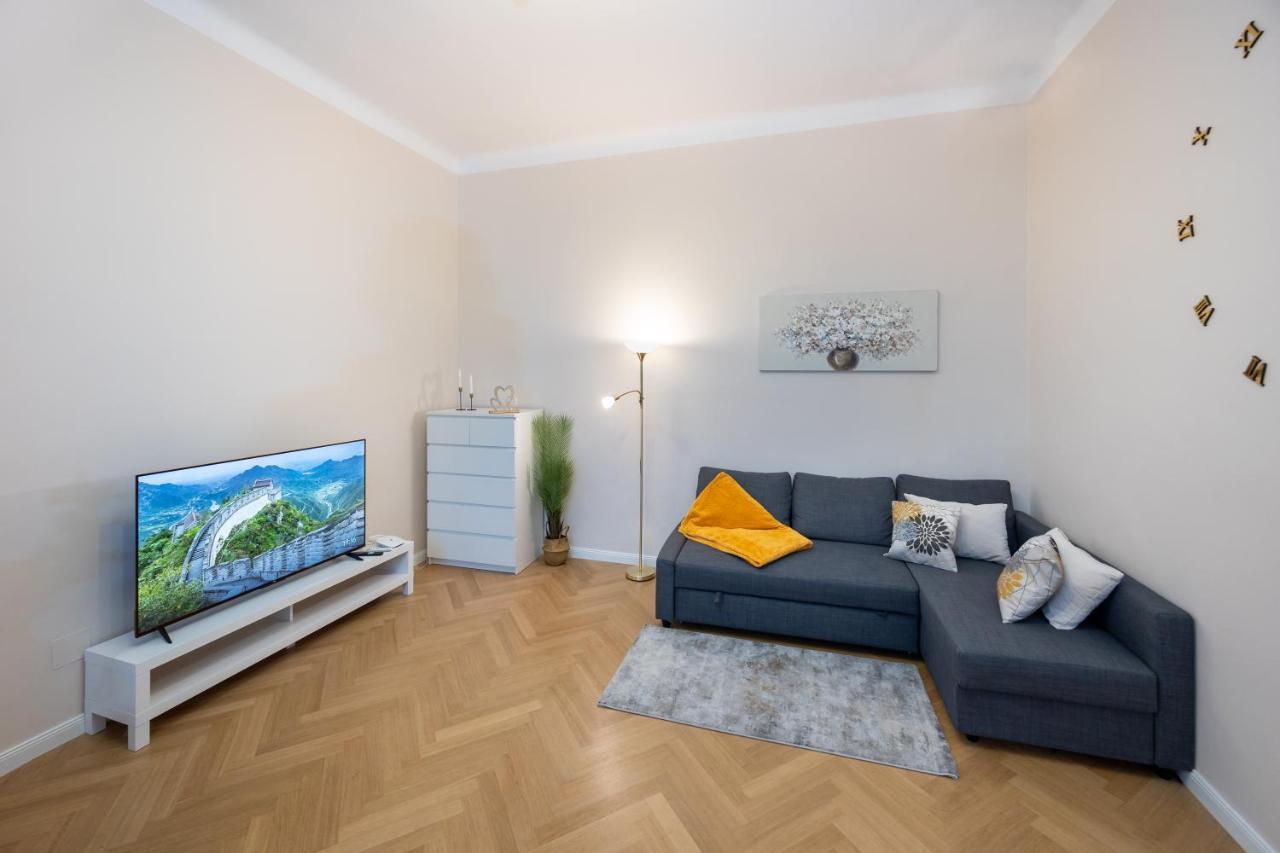 Charming Apartment Near Prater Wina Bagian luar foto