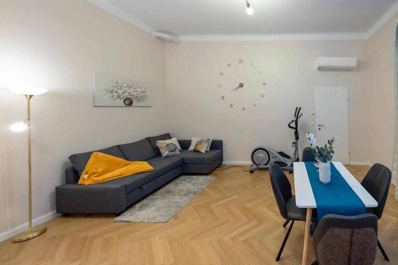 Charming Apartment Near Prater Wina Bagian luar foto